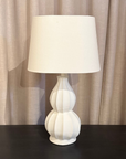 Lampfot Gusso vit med lampskärm Oval vit H57 cm
