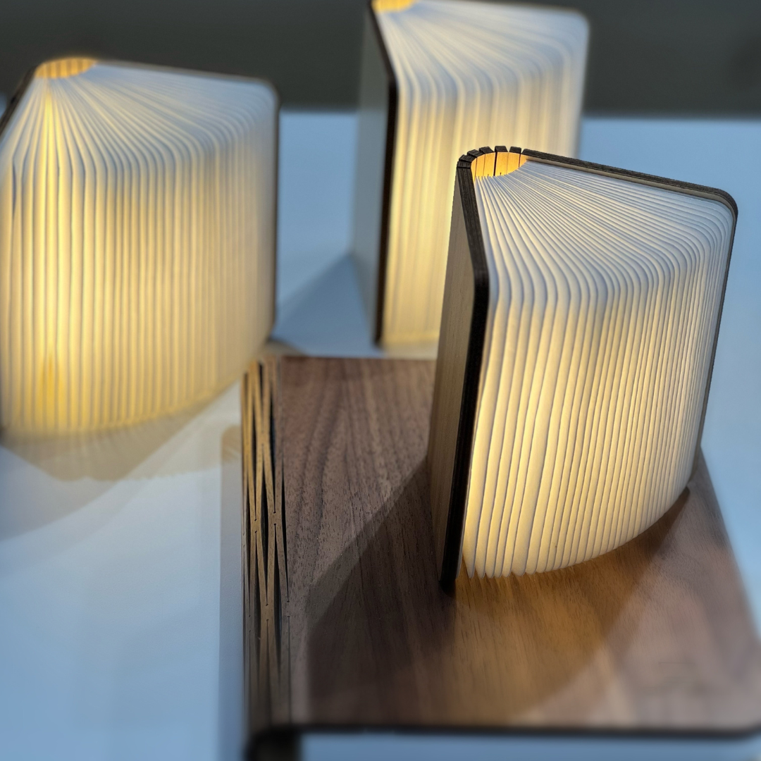 Smart boklampa L trä - Leverans i Oktober