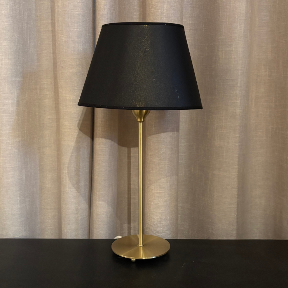 Lampfot Line Guld med Skärm Oval Svart Guld H45 cm