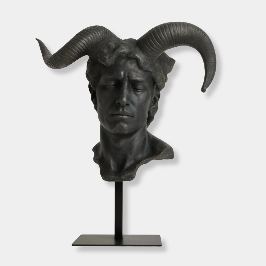 Huvud med horn svart