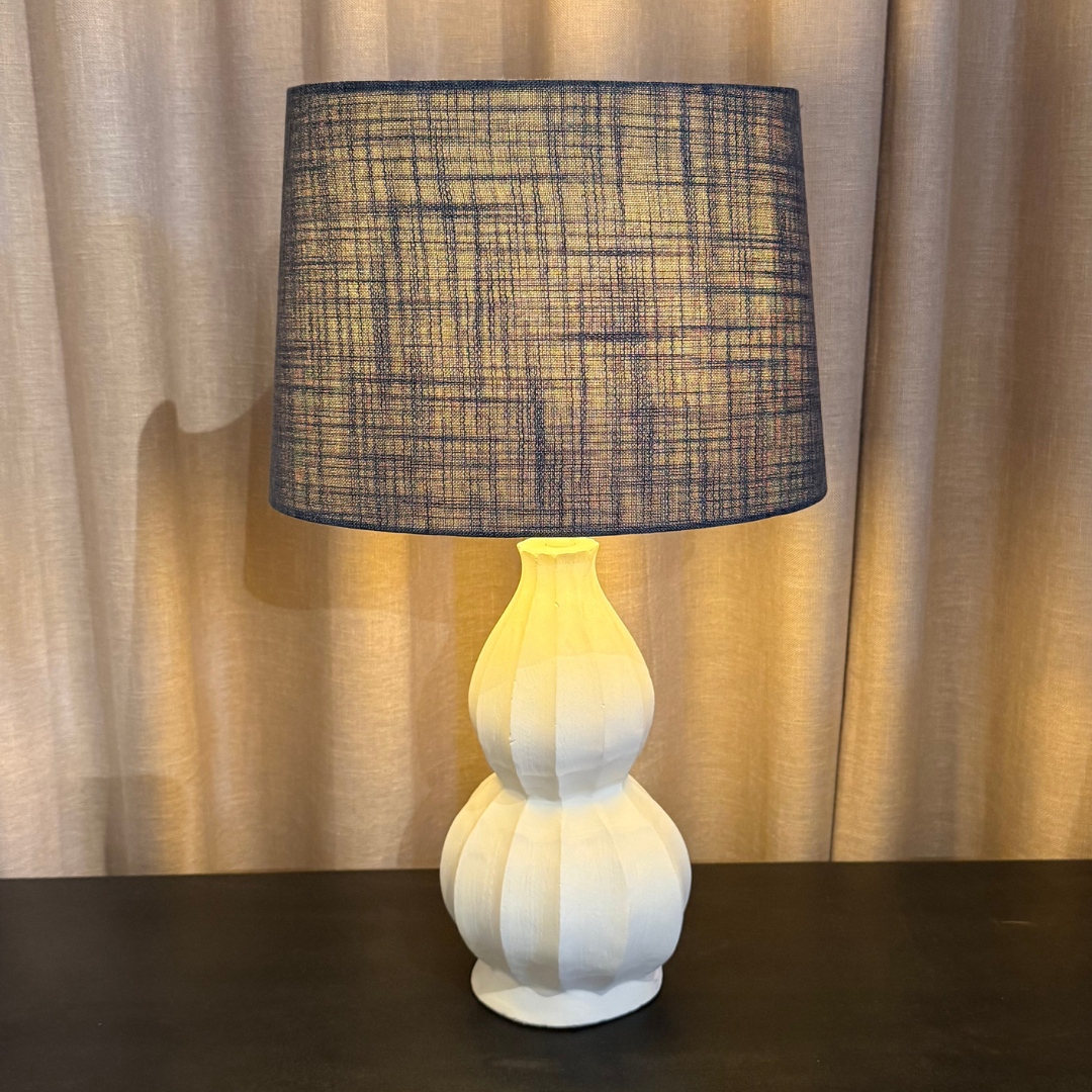 Lampfot Gusso vit med skärm Alice oval blå H60 cm
