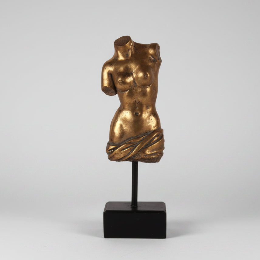 Kvinnobyst i resin - 30.3 cm