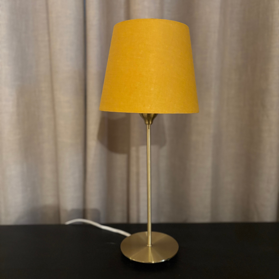 Lampfot Line Guld med Skärm Basic Straight Mustard H45 cm